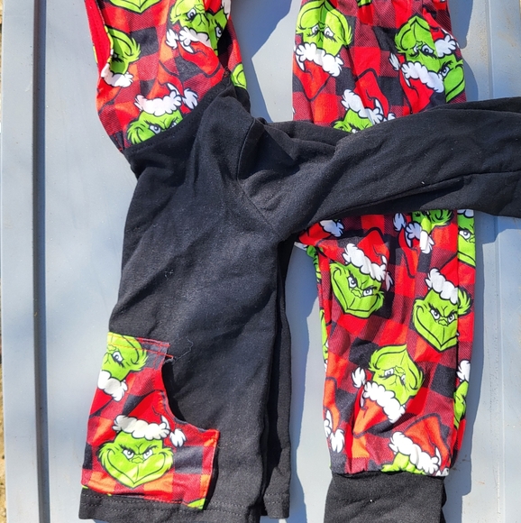 Grinch sweat suit size 18-24 mos - Picture 1 of 3